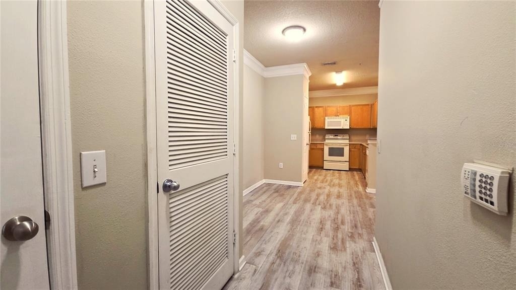 8848 Villa View Circle - Photo 15
