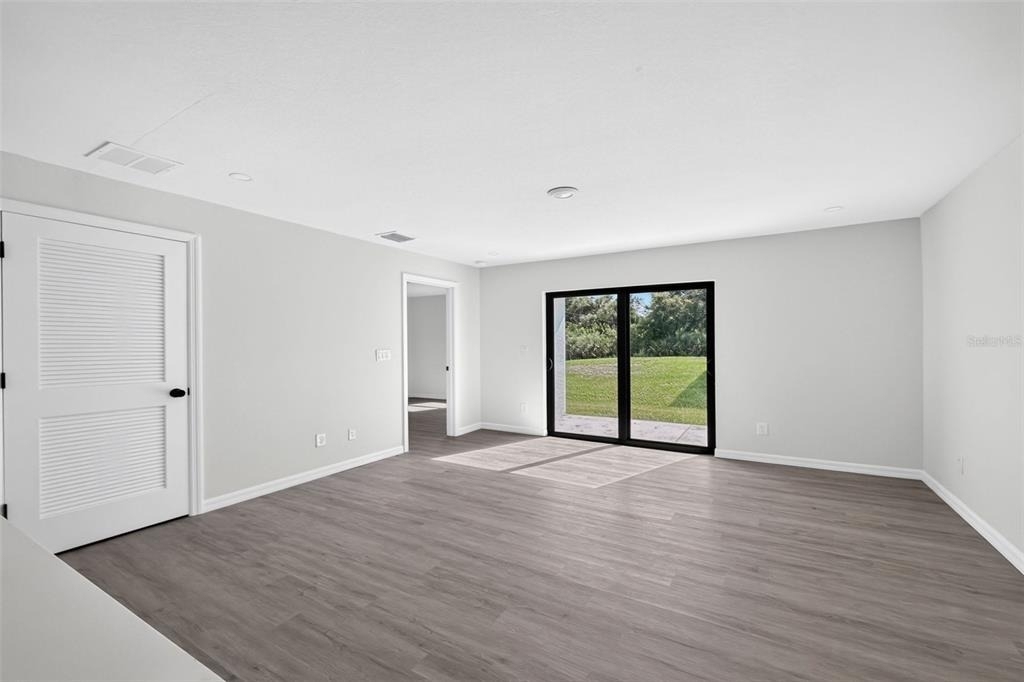 520 Way Street - Photo 8