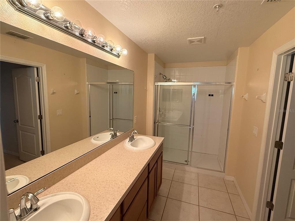 1057 Priory Circle - Photo 16