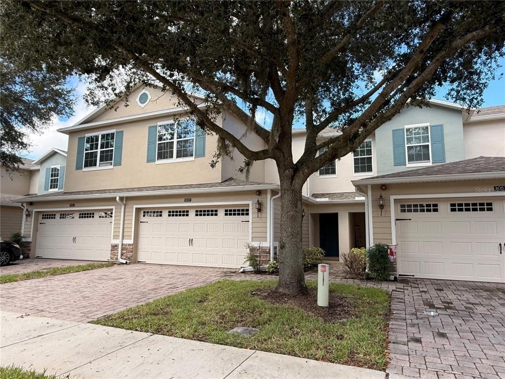 1057 Priory Circle - Photo 0