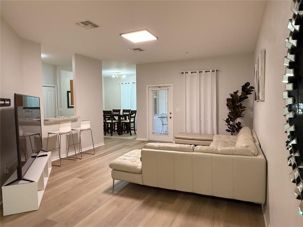 1057 Priory Circle - Photo 5