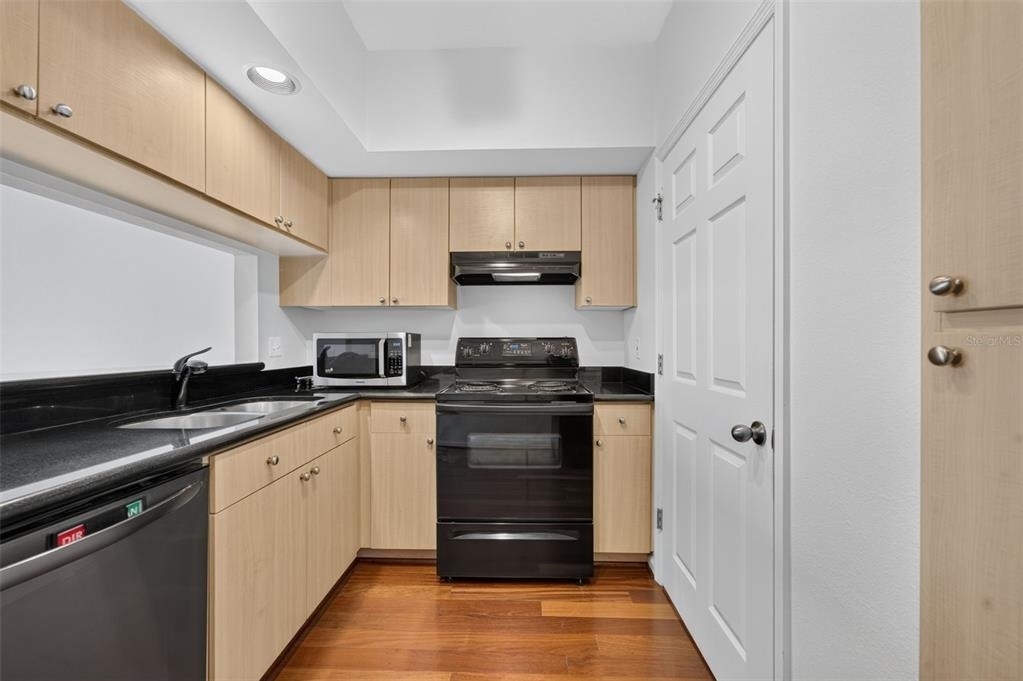 322 E Central Boulevard - Photo 18