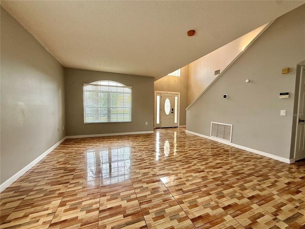677 Elbridge Drive - Photo 3