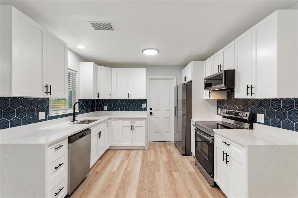 5424 14th Avenue N - Photo 4