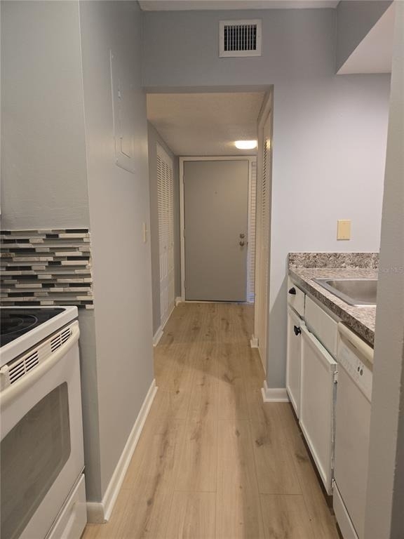 160 Live Oak Woods Court - Photo 3