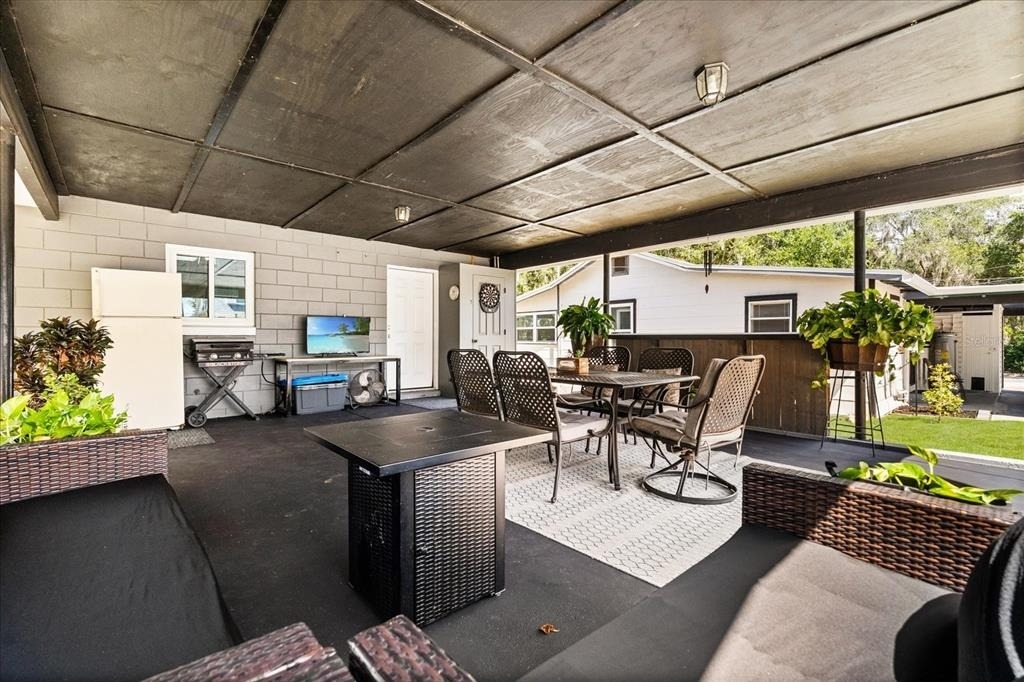 1210 E Caroline Street - Photo 51