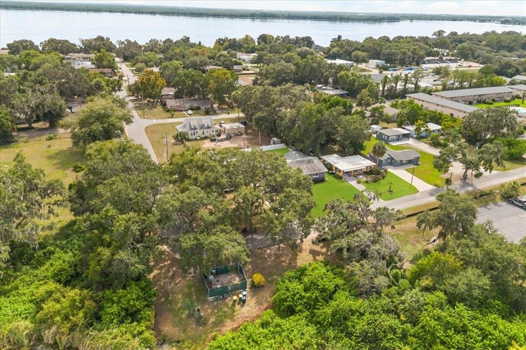 1210 E Caroline Street - Photo 47