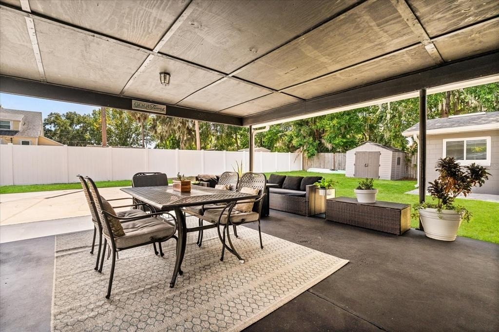 1210 E Caroline Street - Photo 52