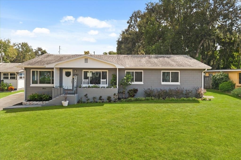 1210 E Caroline Street - Photo 0