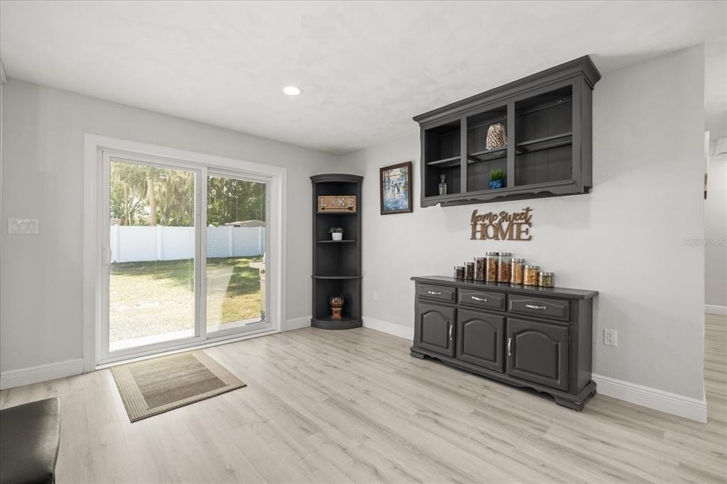 1210 E Caroline Street - Photo 19