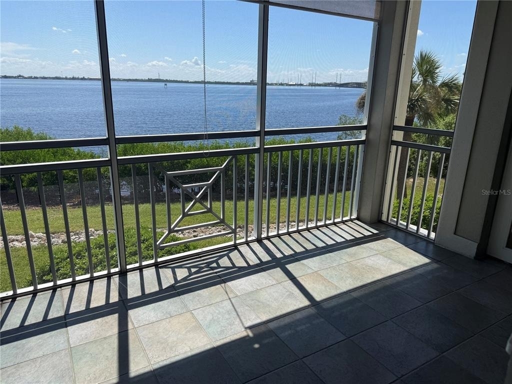 5116 Melbourne Street - Photo 2