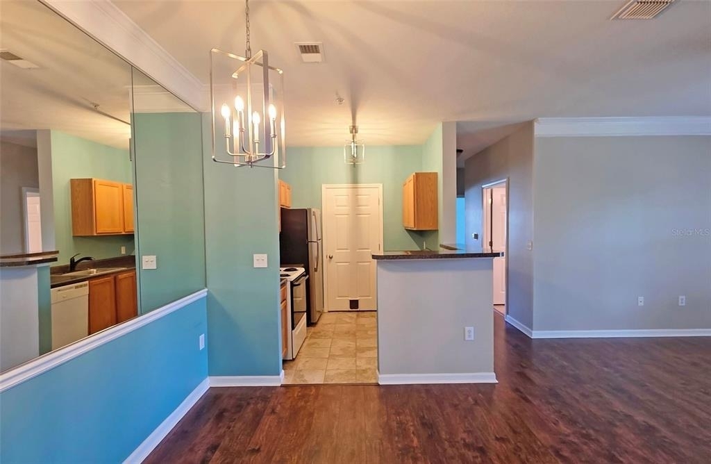 4802 51st Street W - Photo 3