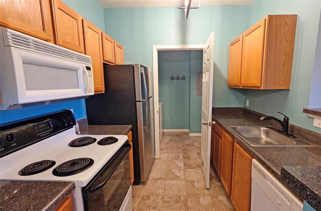 4802 51st Street W - Photo 10