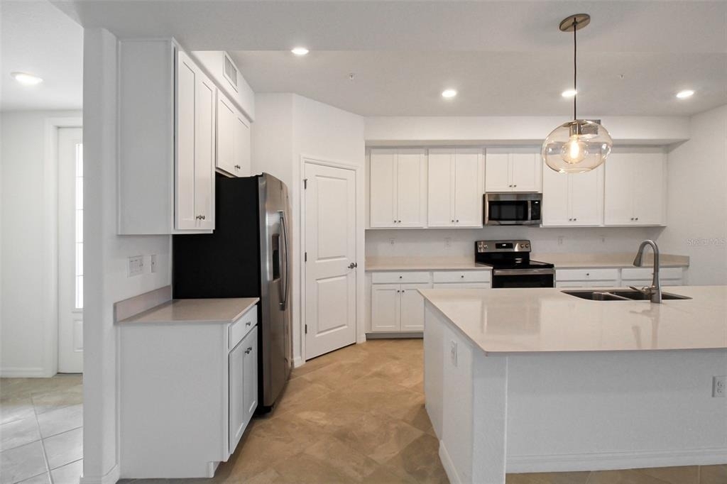 5703 N Honore Avenue - Photo 8