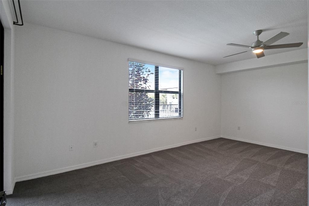 5703 N Honore Avenue - Photo 13