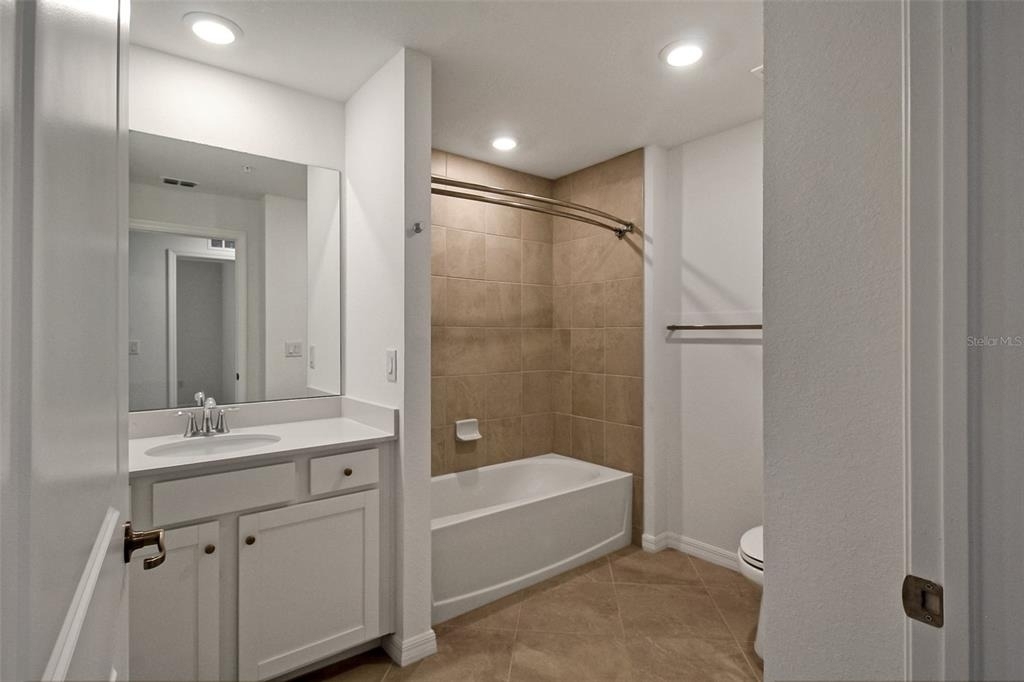 5703 N Honore Avenue - Photo 25