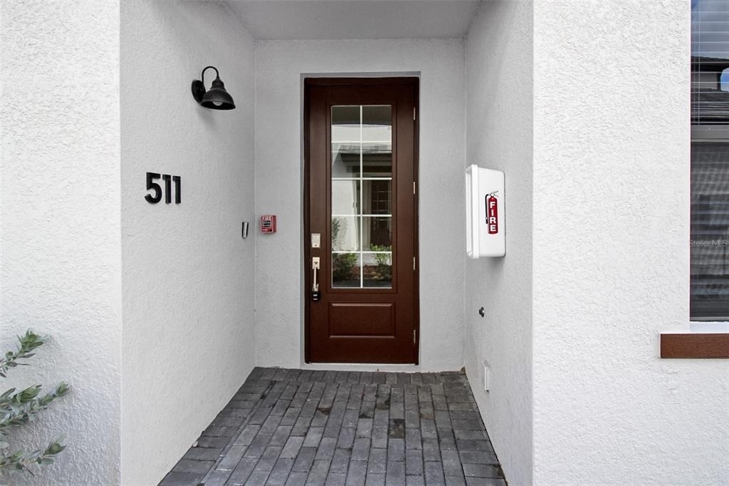 5703 N Honore Avenue - Photo 2