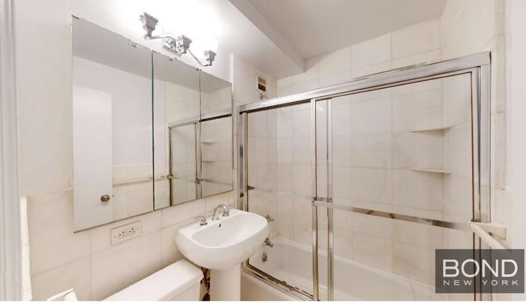 East 82nd street  - Photo 3