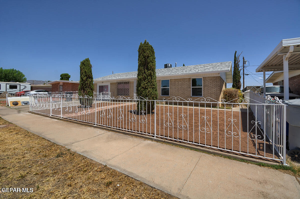 6039 Sorrento Street - Photo 1