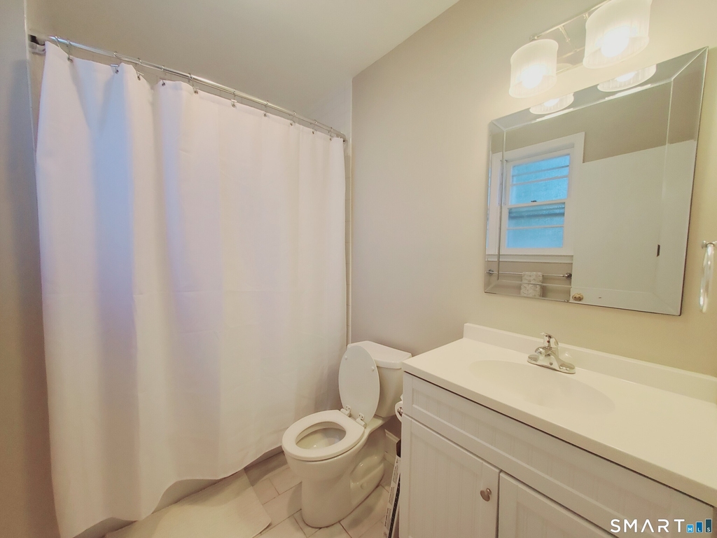 181 Strawberry Hill Avenue - Photo 9