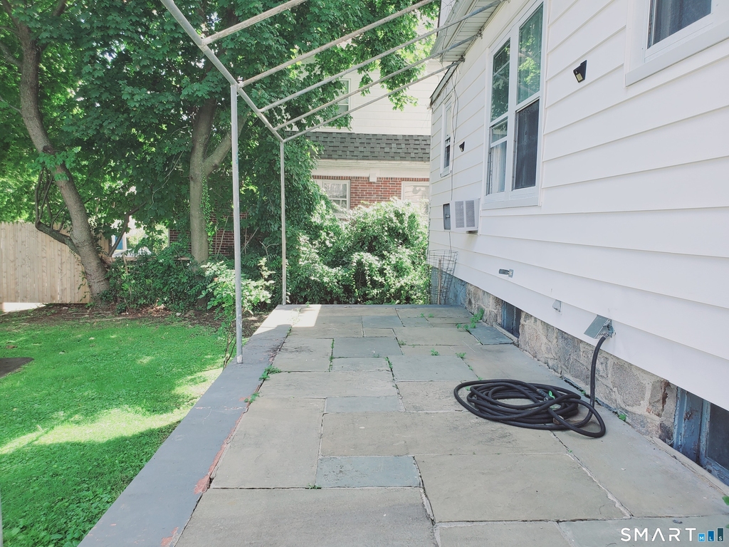 181 Strawberry Hill Avenue - Photo 12