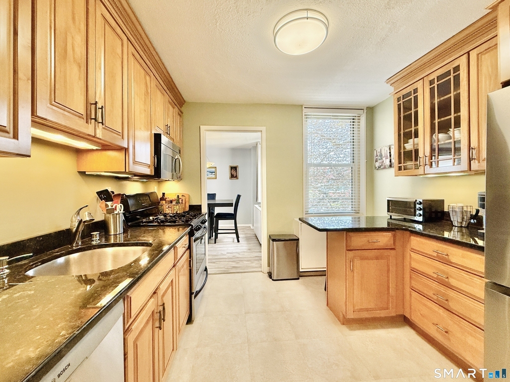 1 Strawberry Hill Court - Photo 16