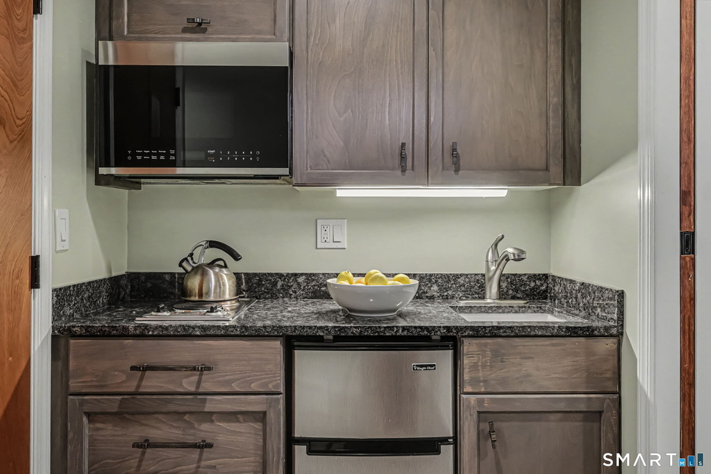 11 Rockyfield Road - Photo 5