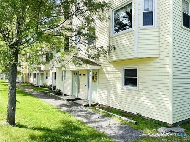 77 Marion Avenue - Photo 0