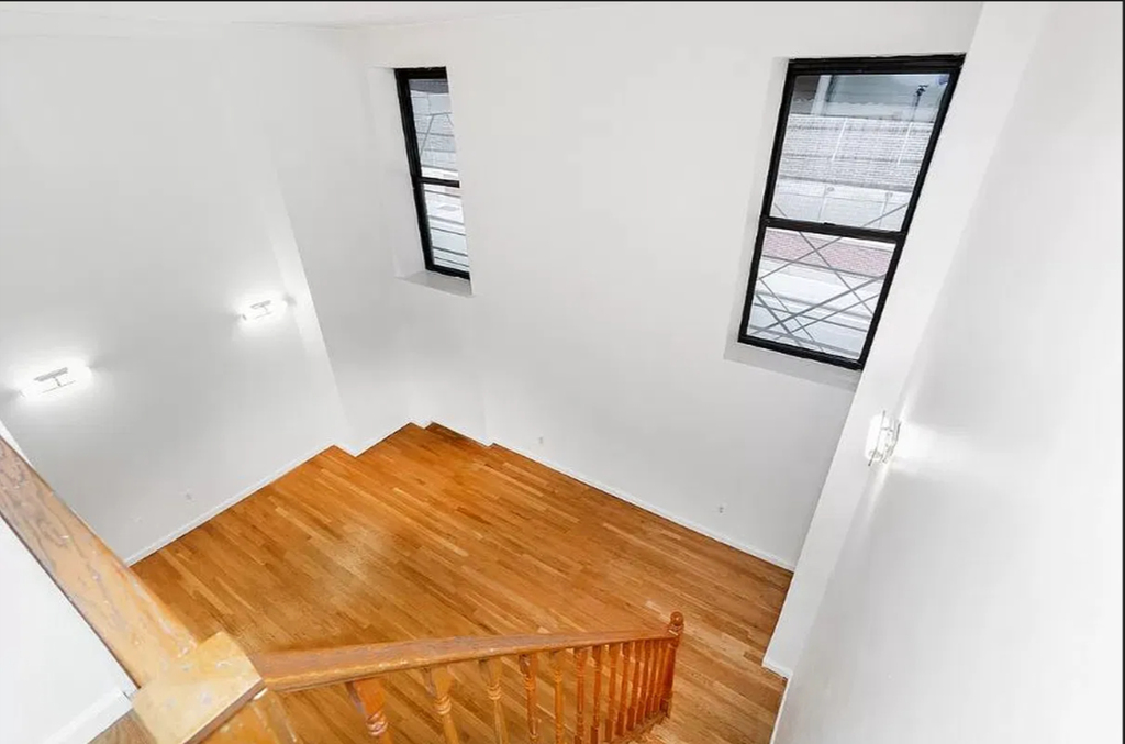 207 East 37th Street - Photo 2