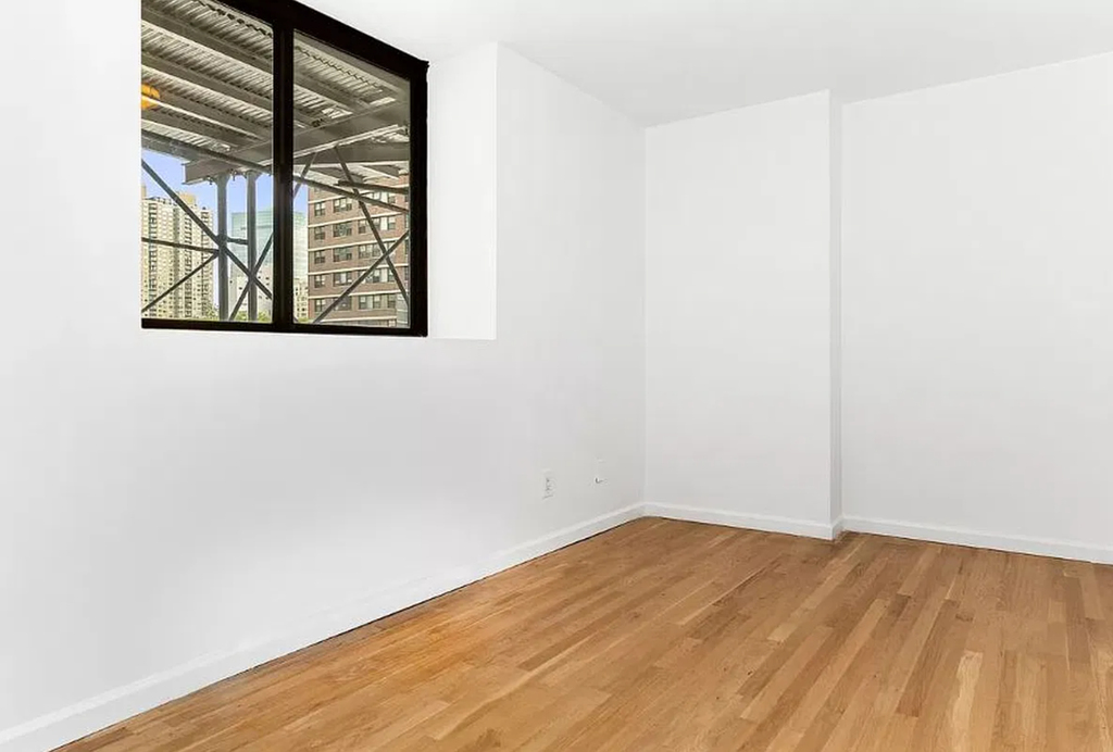 207 East 37th Street - Photo 1