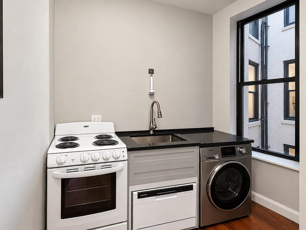 171 East 102nd Street - Photo 5