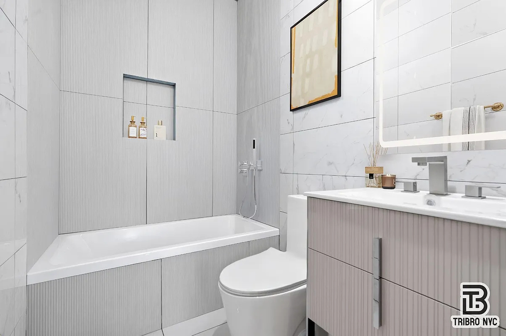 105 Berry Street - Photo 0