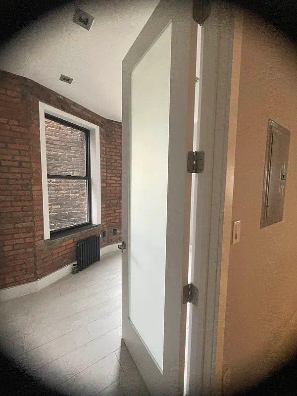 436 West 52nd Street - Photo 6