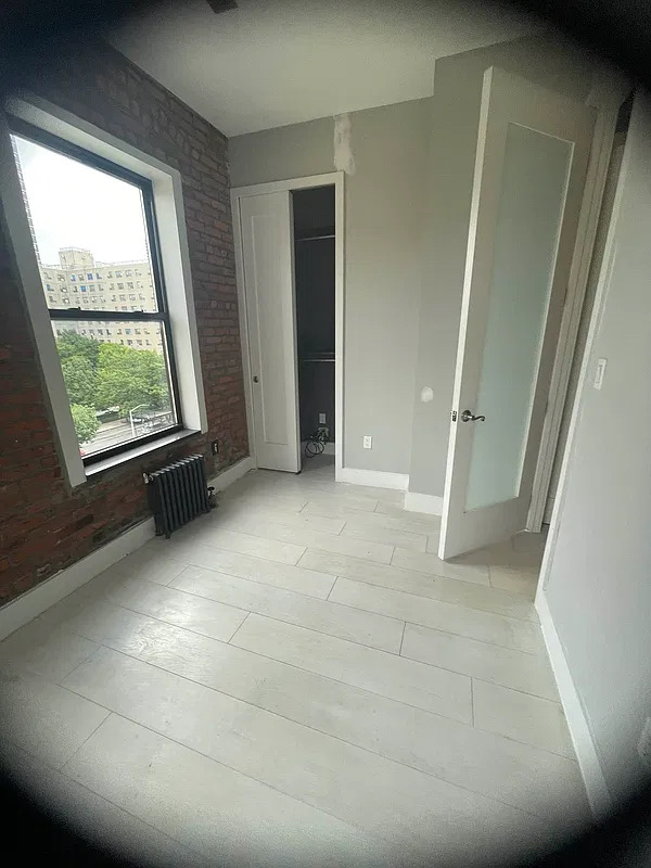 436 West 52nd Street - Photo 4