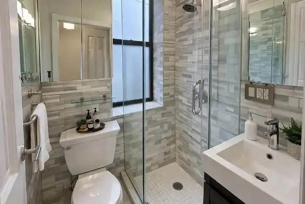 436 West 52nd Street - Photo 2