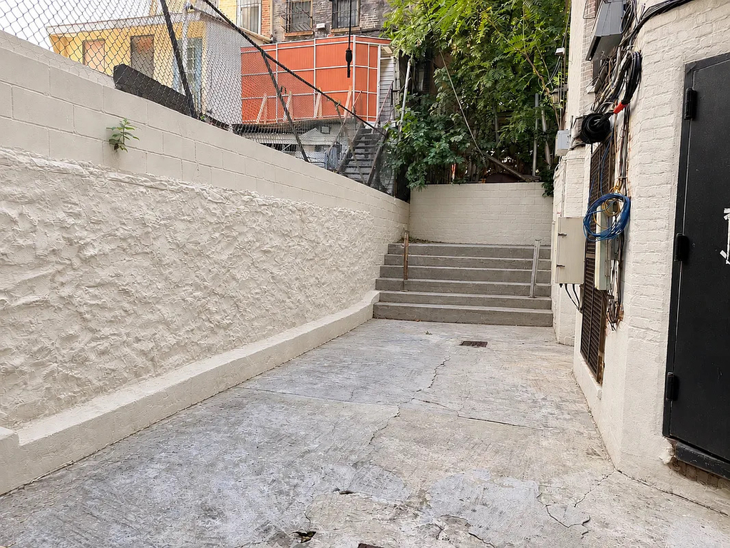 2172 Amsterdam Avenue - Photo 2