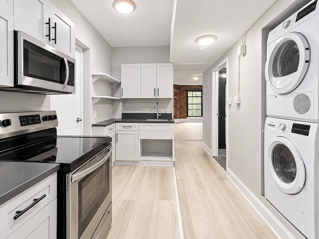 2172 Amsterdam Avenue - Photo 1