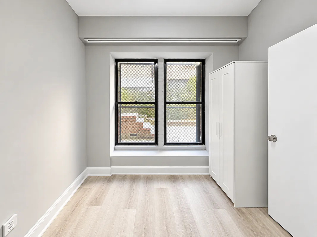 2172 Amsterdam Avenue - Photo 5