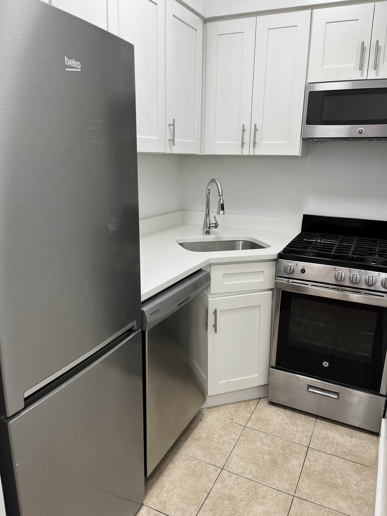 162 West 80th Street - Photo 1