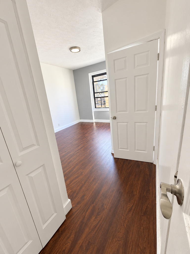 21-6 35th Street - Photo 5