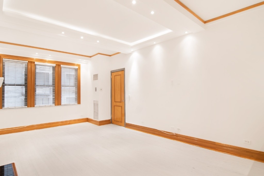  West 58th Street - Photo 2