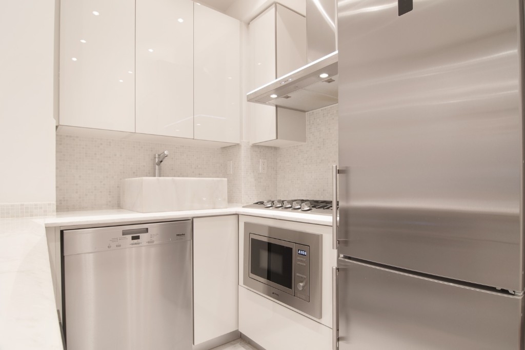  West 58th Street - Photo 6