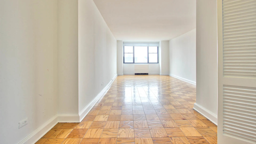 East 27th Street - Photo 0