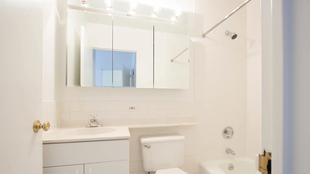 East 27th Street - Photo 4