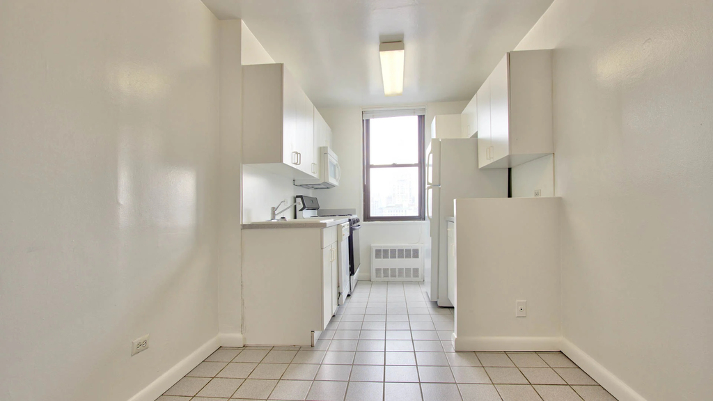 East 27th Street - Photo 3