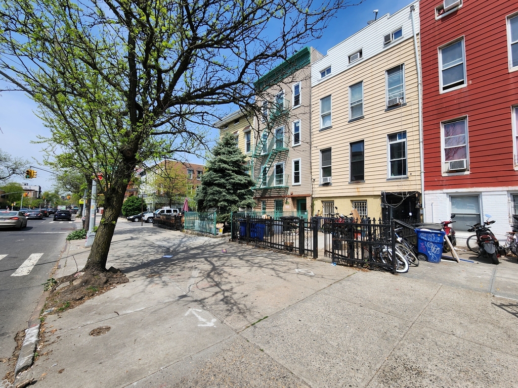 849 Bushwick Avenue - Photo 13
