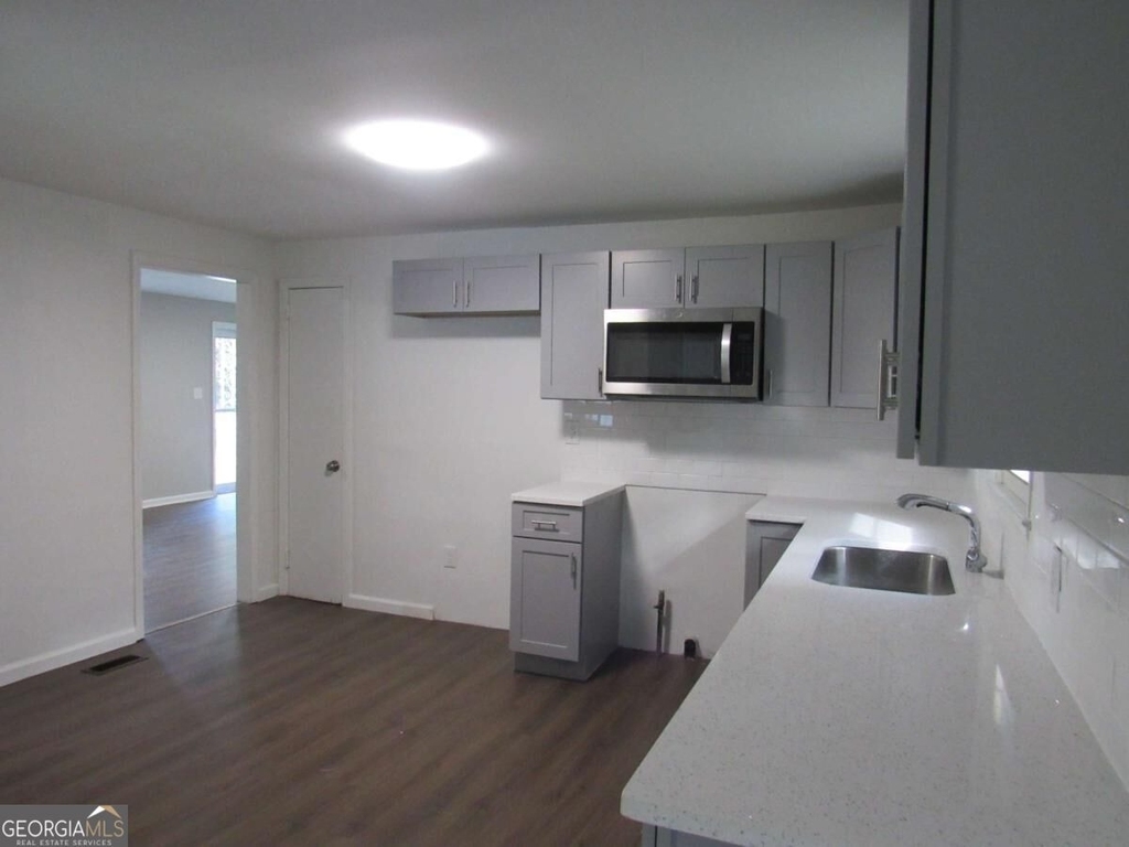 1616 Mathis Circle - Photo 15