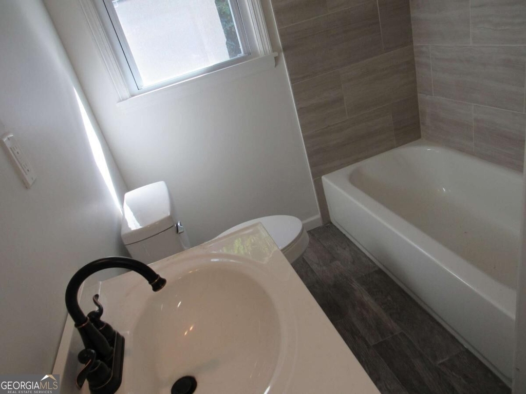 1616 Mathis Circle - Photo 18
