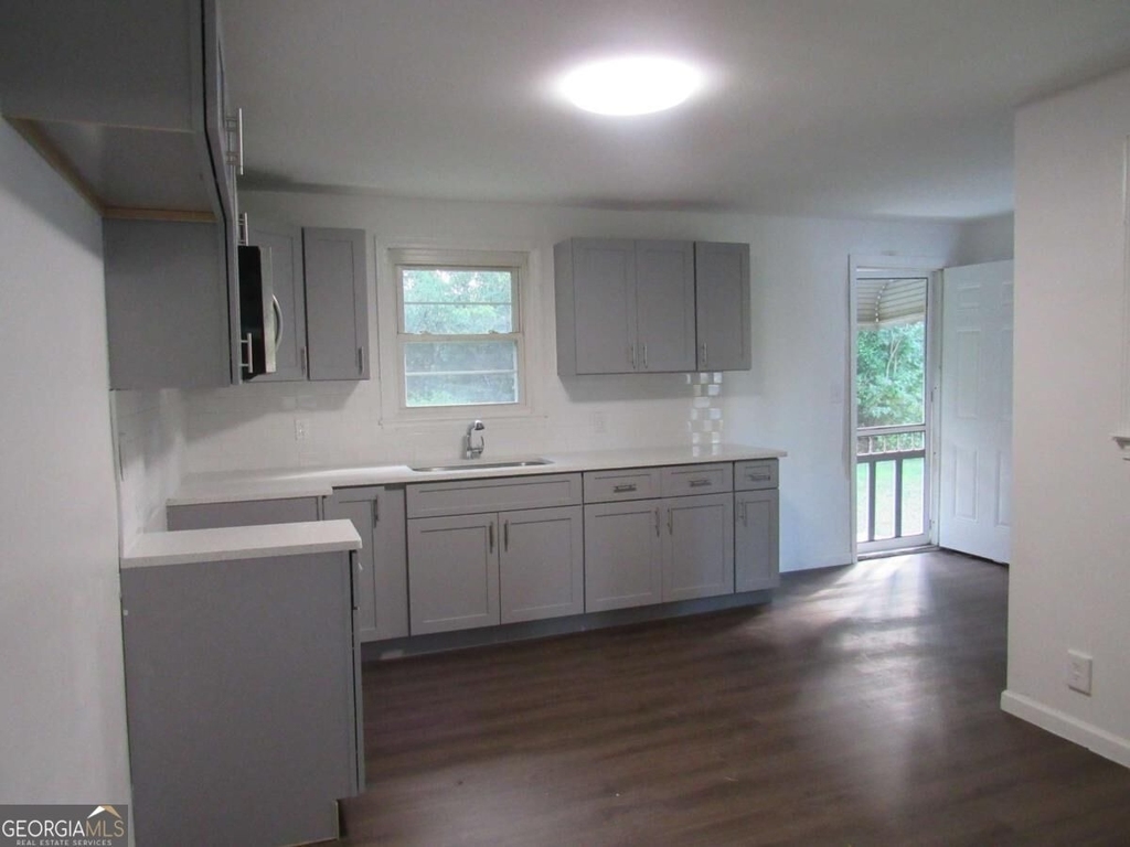 1616 Mathis Circle - Photo 12