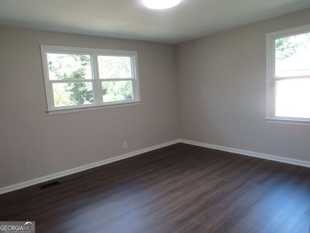 1616 Mathis Circle - Photo 22
